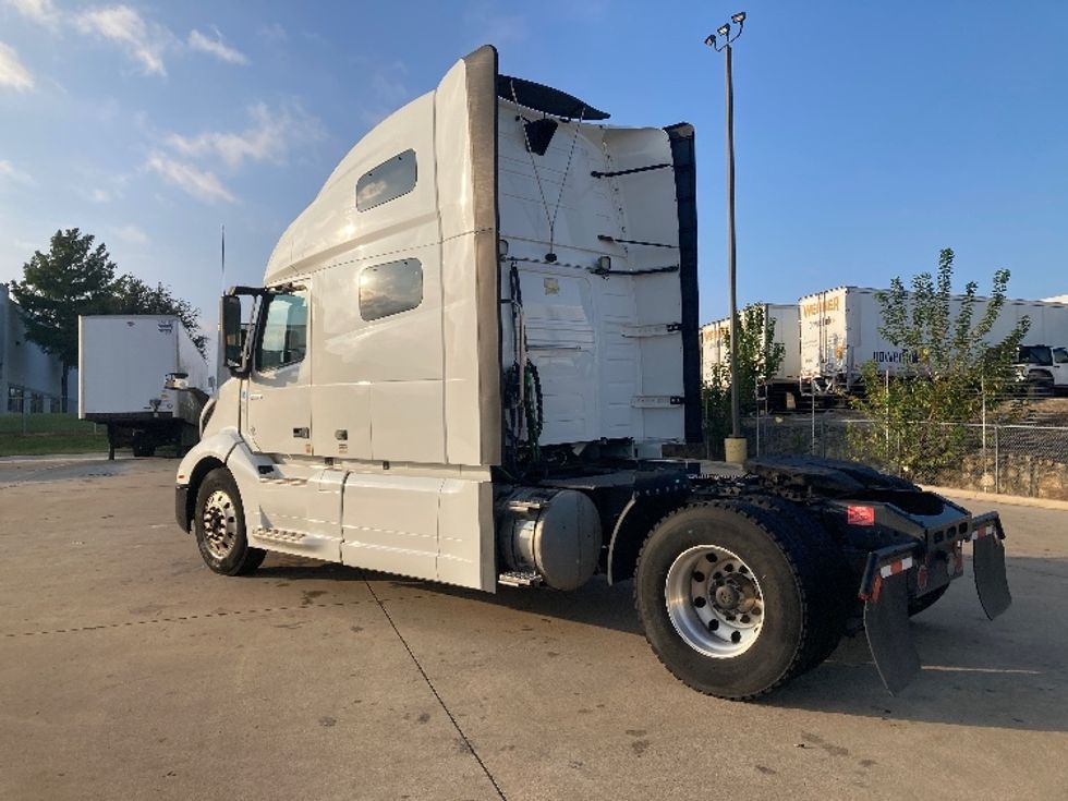 Sleeper Tractor-Heavy Duty Tractors-Volvo-2019-VNL42760-Grand Prairie-TX-527,674\n\t\tmiles-$ 56,750 - Image 5