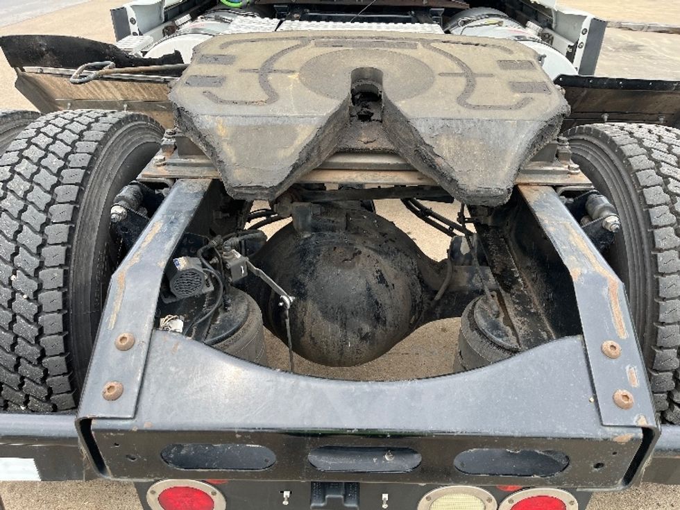 Sleeper Tractor-Heavy Duty Tractors-Volvo-2019-VNL42760-Katy-TX-510,435\n\t\tmiles-$ 59,000 - Image 6