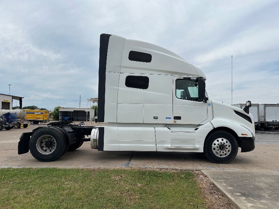 Sleeper Tractor-Heavy Duty Tractors-Volvo-2019-VNL42760-Katy-TX-510,435\n\t\tmiles-$ 59,000 - Image 8