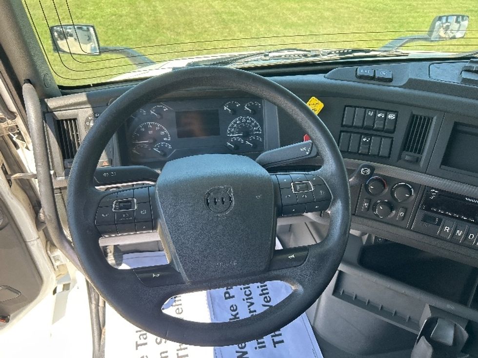 Sleeper Tractor-Heavy Duty Tractors-Volvo-2019-VNL42760-Katy-TX-538,676\n\t\tmiles-$ 57,000 - Image 10