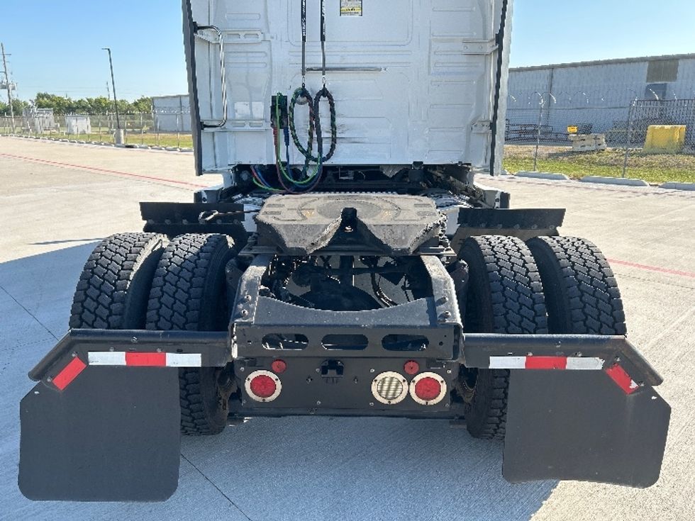 Sleeper Tractor-Heavy Duty Tractors-Volvo-2019-VNL42760-Katy-TX-538,676\n\t\tmiles-$ 57,000 - Image 5