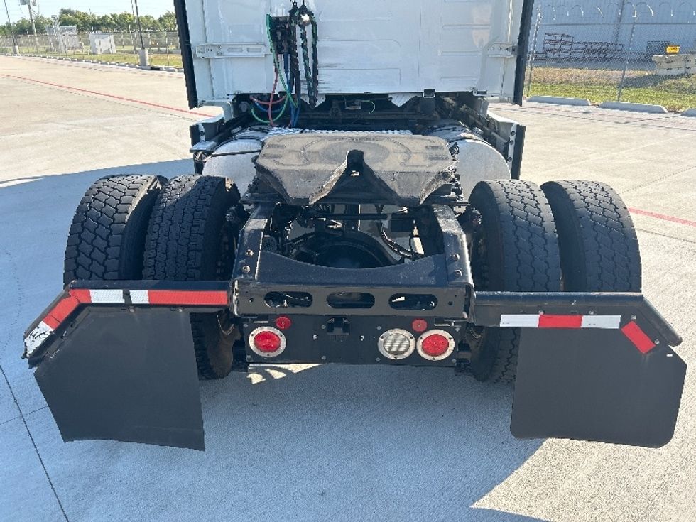 Sleeper Tractor-Heavy Duty Tractors-Volvo-2019-VNL42760-Katy-TX-571,470\n\t\tmiles-$ 54,500 - Image 6