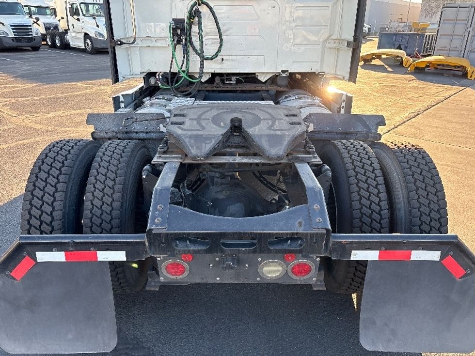 Sleeper Tractor-Heavy Duty Tractors-Volvo-2019-VNL42760-Phoenix-AZ-596,527\n\t\tmiles-$ 51,750 - Image 6