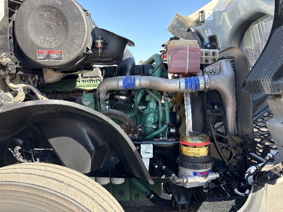 Sleeper Tractor-Heavy Duty Tractors-Volvo-2019-VNL42760-Phoenix-AZ-653,157\n\t\tmiles-$ 48,000 - Image 20