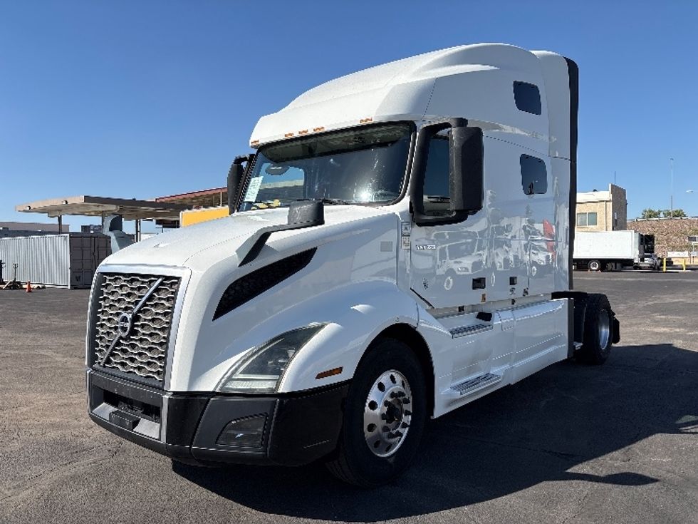 Sleeper Tractor-Heavy Duty Tractors-Volvo-2019-VNL42760-Phoenix-AZ-653,157\n\t\tmiles-$ 48,000 - Image 3
