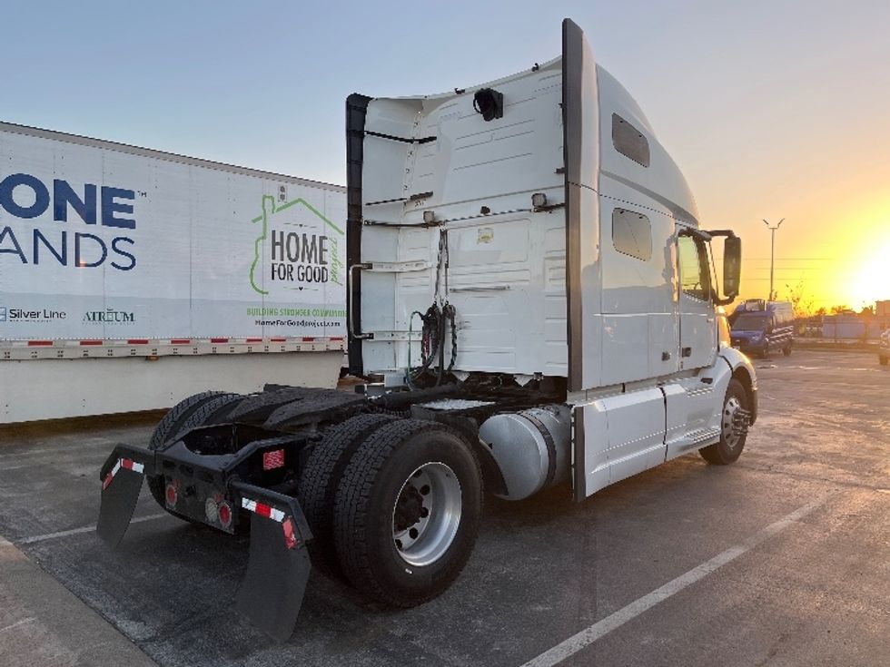 Sleeper Tractor-Heavy Duty Tractors-Volvo-2019-VNL42760-San Antonio-TX-674,133\n\t\tmiles-$ 43,000 - Image 7