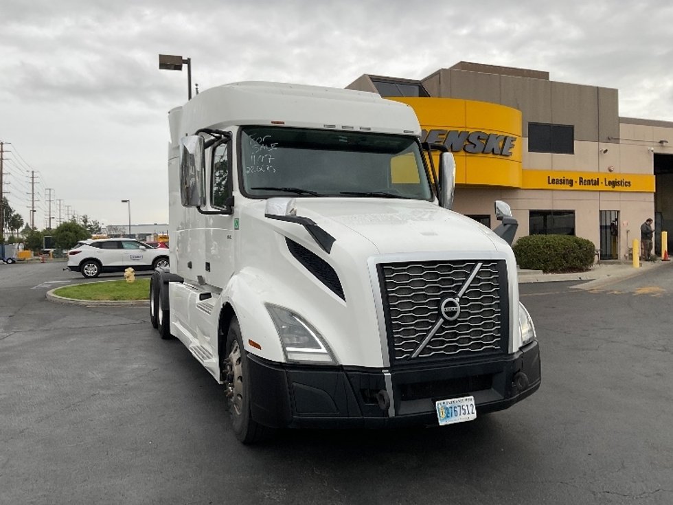 Used Volvo Sleeper Trucks for Sale in CA Penske Used Trucks