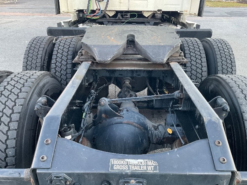 Sleeper Tractor-Heavy Duty Tractors-Volvo-2019-VNL64760-Albany-NY-697,106\n\t\tmiles-$ 49,500 - Image 6