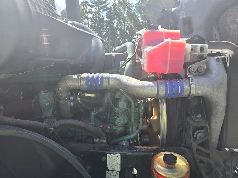 Sleeper Tractor-Heavy Duty Tractors-Volvo-2019-VNL64760-Atlanta (Conyers)-GA-522,100\n\t\tmiles-$ 64,500 - Image 19