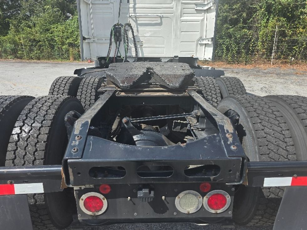 Sleeper Tractor-Heavy Duty Tractors-Volvo-2019-VNL64760-Atlanta (Conyers)-GA-522,100\n\t\tmiles-$ 64,500 - Image 6