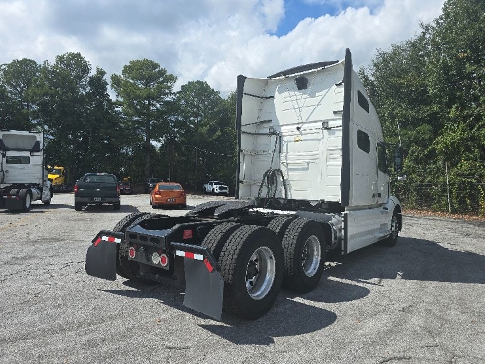 Sleeper Tractor-Heavy Duty Tractors-Volvo-2019-VNL64760-Atlanta (Conyers)-GA-522,100\n\t\tmiles-$ 64,500 - Image 7