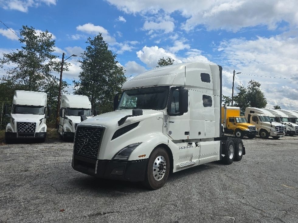 Sleeper Tractor-Heavy Duty Tractors-Volvo-2019-VNL64760-Atlanta (Conyers)-GA-542,719\n\t\tmiles-$ 63,250 - Image 3