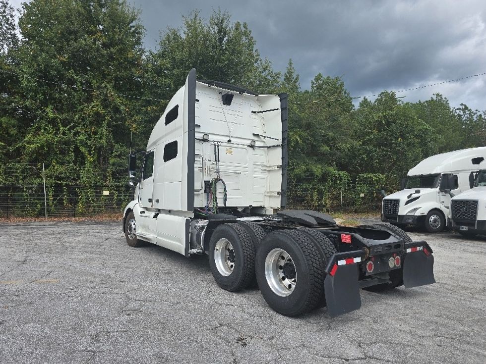 Sleeper Tractor-Heavy Duty Tractors-Volvo-2019-VNL64760-Atlanta (Conyers)-GA-542,719\n\t\tmiles-$ 63,250 - Image 5
