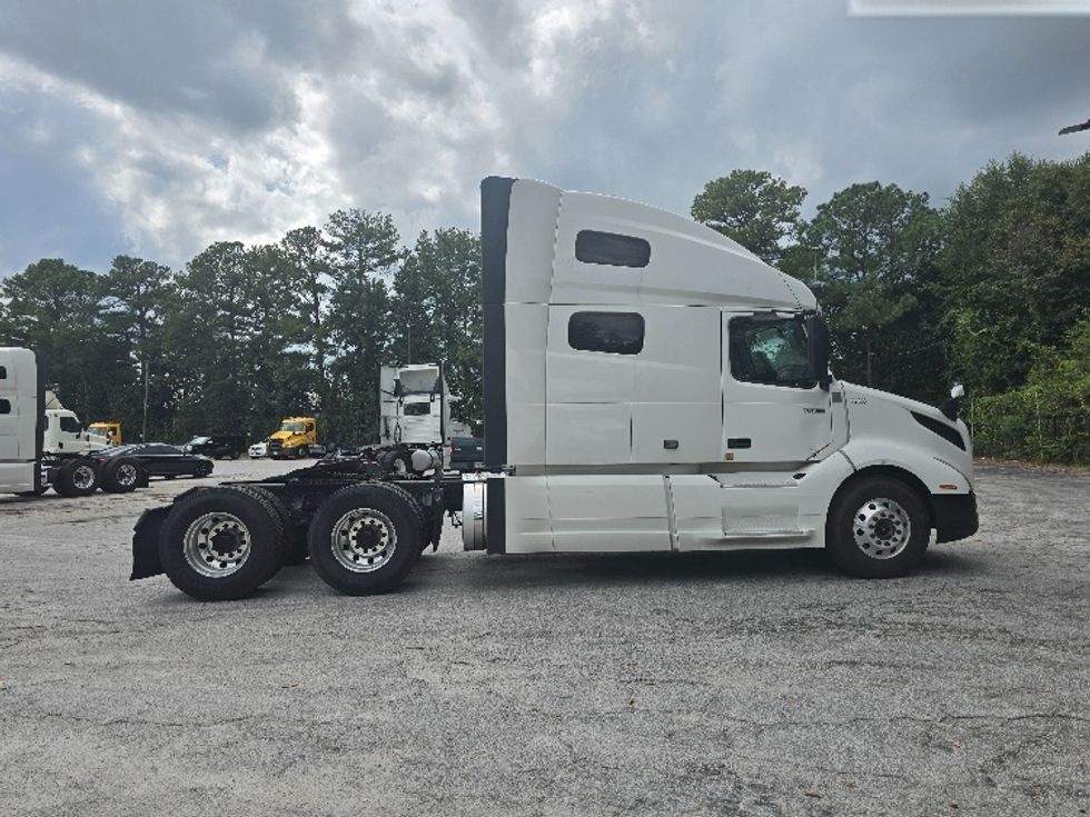 Sleeper Tractor-Heavy Duty Tractors-Volvo-2019-VNL64760-Atlanta (Conyers)-GA-542,719\n\t\tmiles-$ 63,250 - Image 8