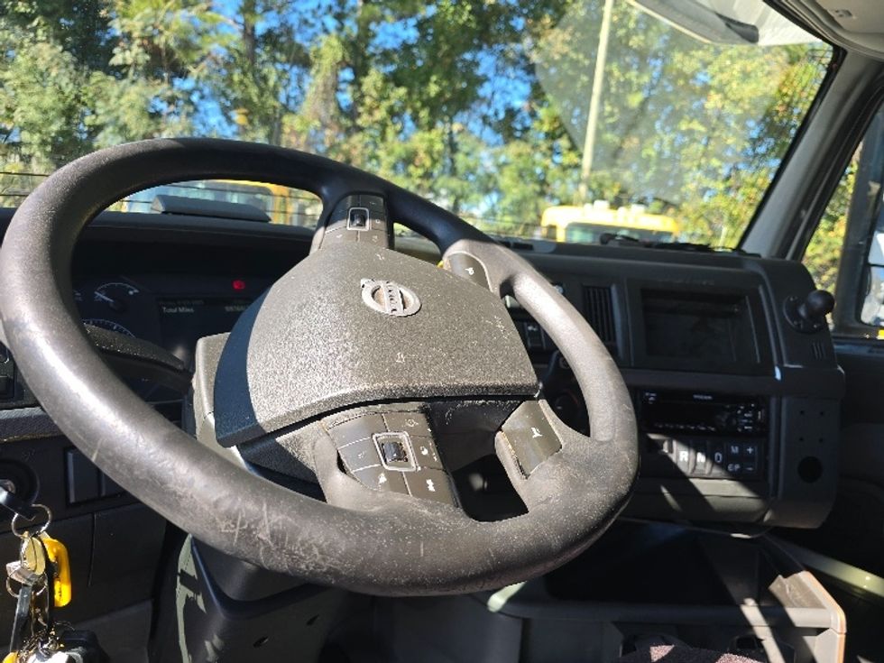 Sleeper Tractor-Heavy Duty Tractors-Volvo-2019-VNL64760-Atlanta (Conyers)-GA-597,641\n\t\tmiles-$ 59,250 - Image 10