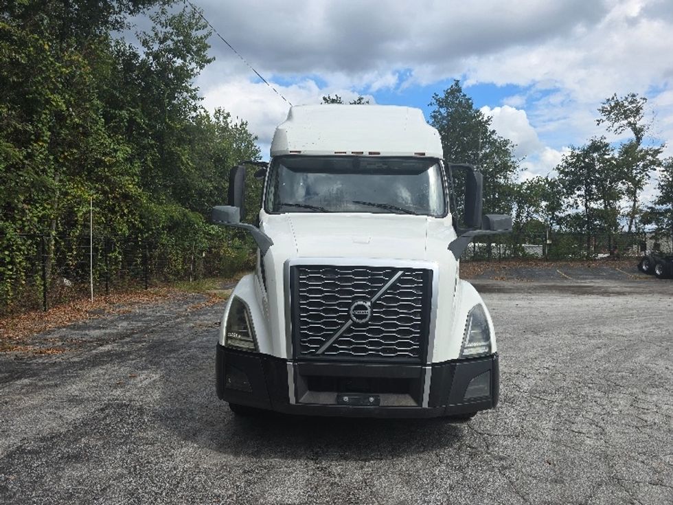 Sleeper Tractor-Heavy Duty Tractors-Volvo-2019-VNL64760-Atlanta (Conyers)-GA-605,737\n\t\tmiles-$ 59,750 - Image 2