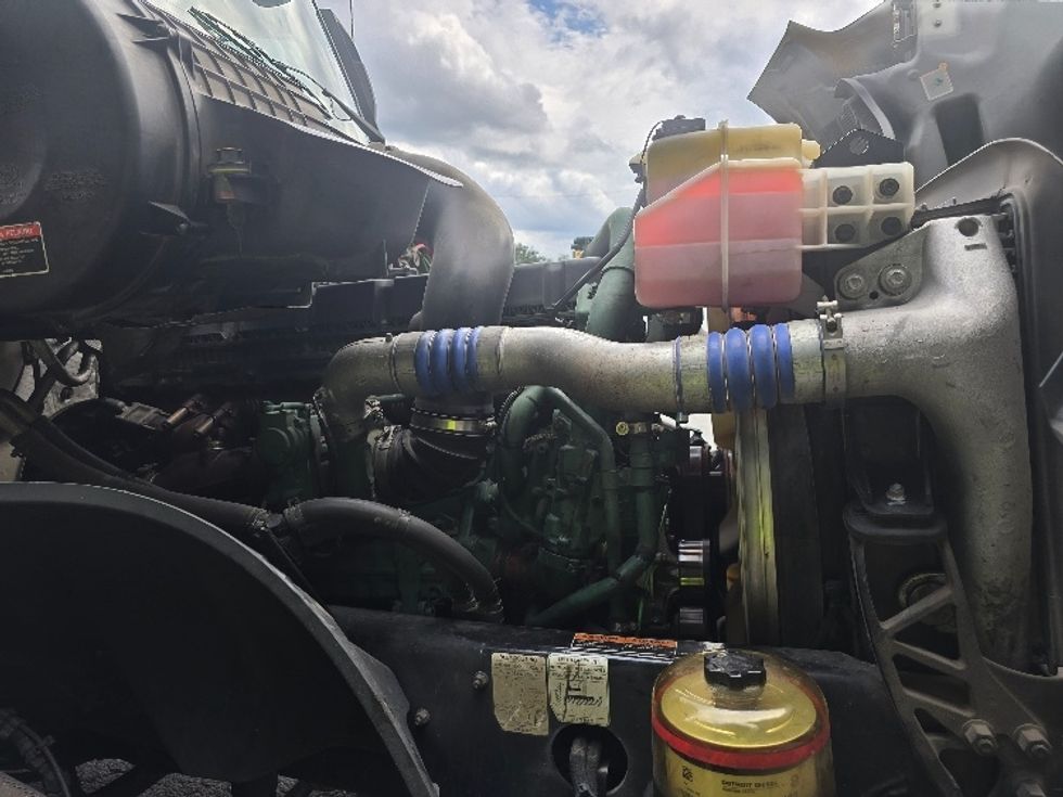Sleeper Tractor-Heavy Duty Tractors-Volvo-2019-VNL64760-Atlanta (Conyers)-GA-605,737\n\t\tmiles-$ 59,750 - Image 20