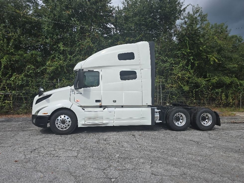 Sleeper Tractor-Heavy Duty Tractors-Volvo-2019-VNL64760-Atlanta (Conyers)-GA-605,737\n\t\tmiles-$ 59,750 - Image 4