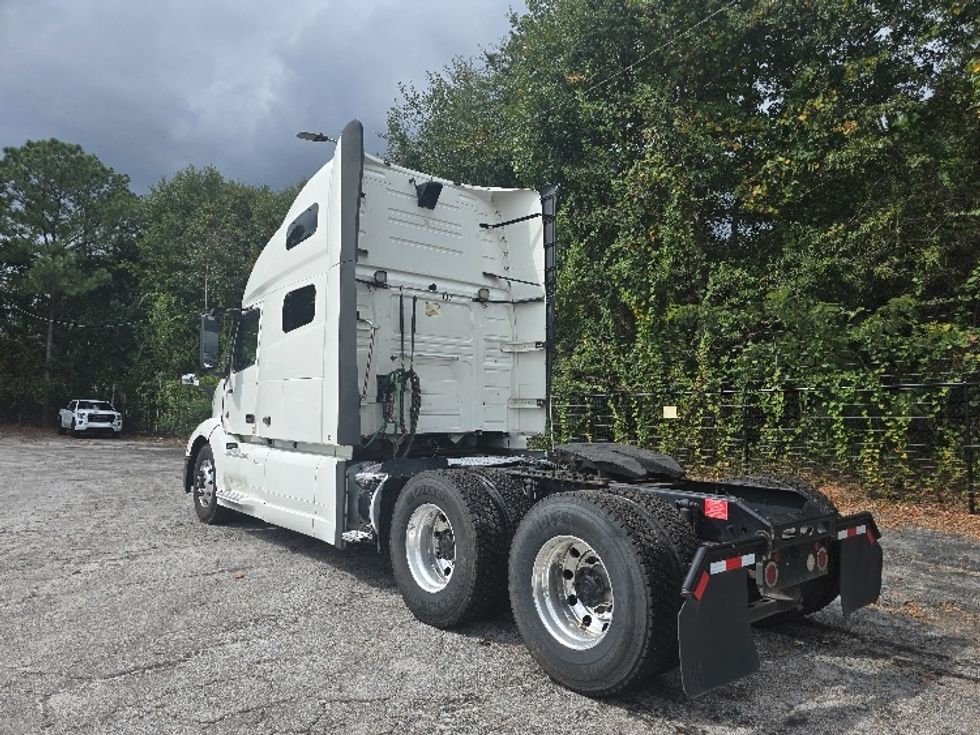 Sleeper Tractor-Heavy Duty Tractors-Volvo-2019-VNL64760-Atlanta (Conyers)-GA-605,737\n\t\tmiles-$ 59,750 - Image 5