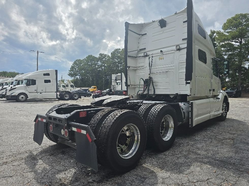 Sleeper Tractor-Heavy Duty Tractors-Volvo-2019-VNL64760-Atlanta (Conyers)-GA-605,737\n\t\tmiles-$ 59,750 - Image 7