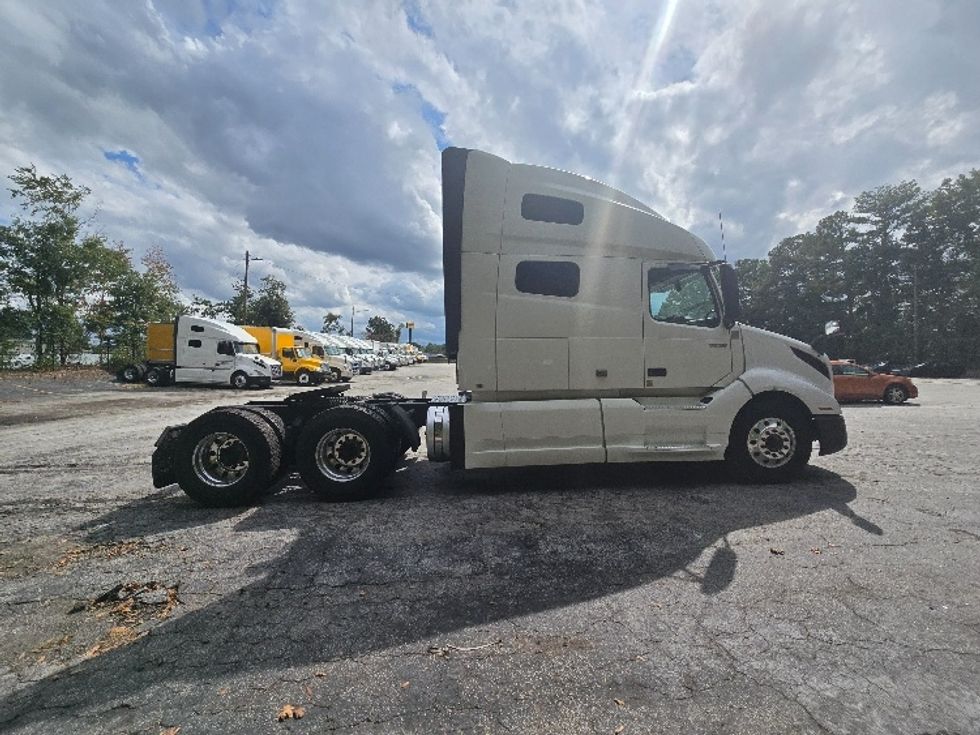 Sleeper Tractor-Heavy Duty Tractors-Volvo-2019-VNL64760-Atlanta (Conyers)-GA-605,737\n\t\tmiles-$ 59,750 - Image 8
