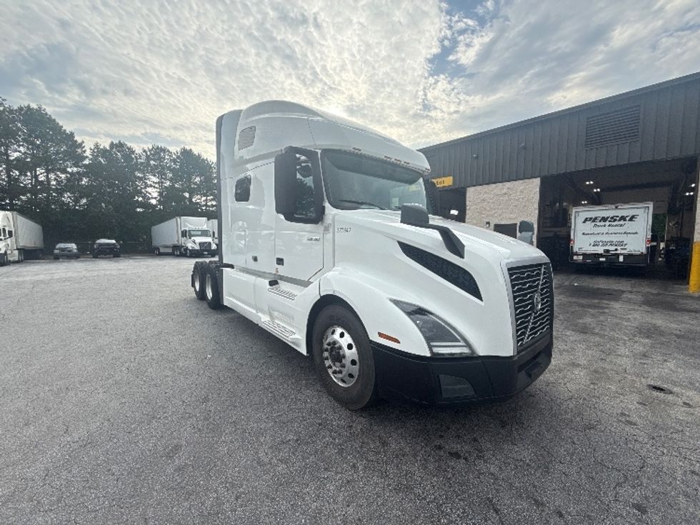 Sleeper Tractor-Heavy Duty Tractors-Volvo-2019-VNL64760-Atlanta (Conyers)-GA-617,175\n\t\tmiles-$ 52,750 - Image 1