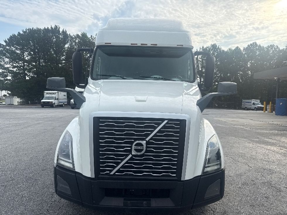 Sleeper Tractor-Heavy Duty Tractors-Volvo-2019-VNL64760-Atlanta (Conyers)-GA-617,175\n\t\tmiles-$ 52,750 - Image 2