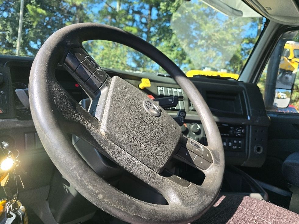 Sleeper Tractor-Heavy Duty Tractors-Volvo-2019-VNL64760-Atlanta (Conyers)-GA-626,327\n\t\tmiles-$ 57,500 - Image 10