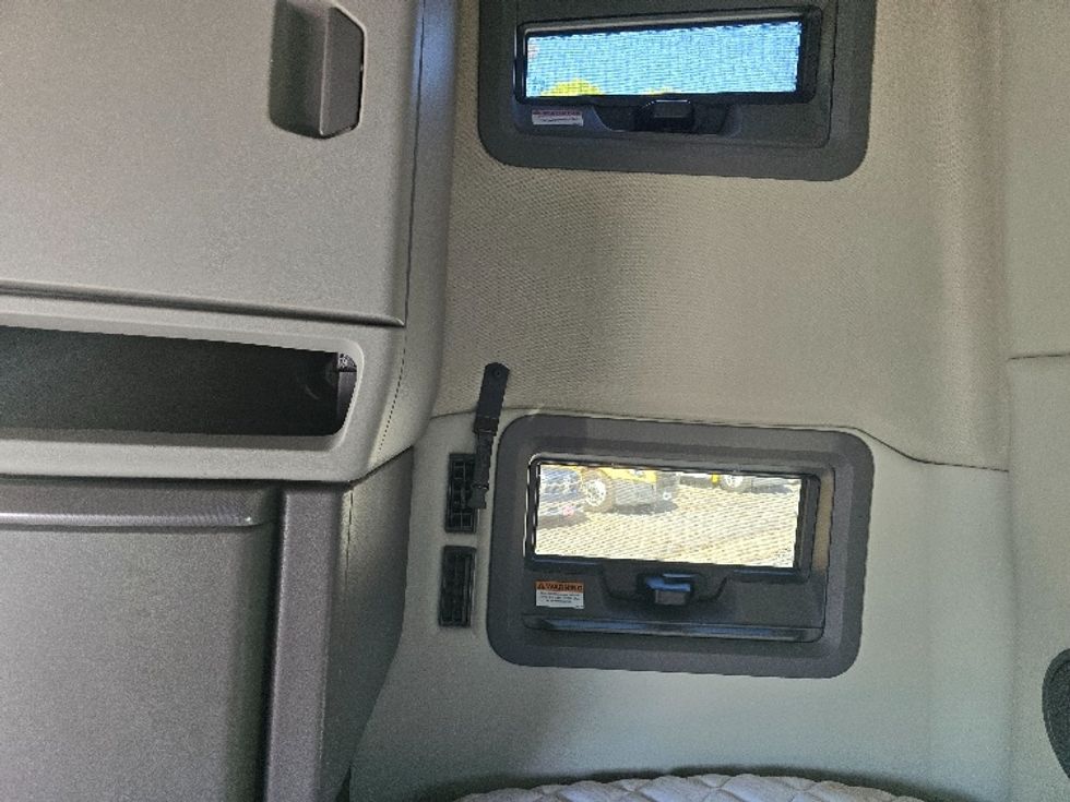 Sleeper Tractor-Heavy Duty Tractors-Volvo-2019-VNL64760-Atlanta (Conyers)-GA-626,327\n\t\tmiles-$ 57,500 - Image 19