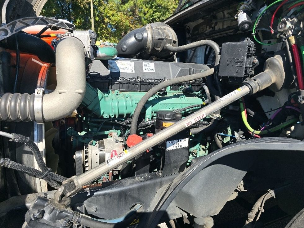 Sleeper Tractor-Heavy Duty Tractors-Volvo-2019-VNL64760-Atlanta (Conyers)-GA-626,327\n\t\tmiles-$ 57,500 - Image 21