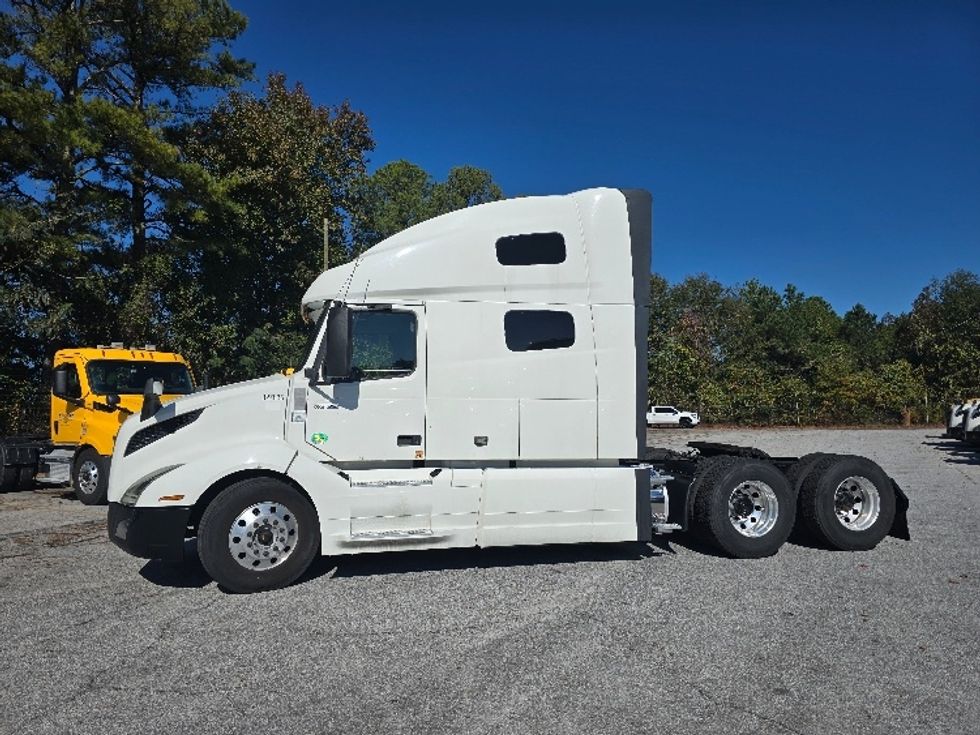 Sleeper Tractor-Heavy Duty Tractors-Volvo-2019-VNL64760-Atlanta (Conyers)-GA-626,327\n\t\tmiles-$ 57,500 - Image 4