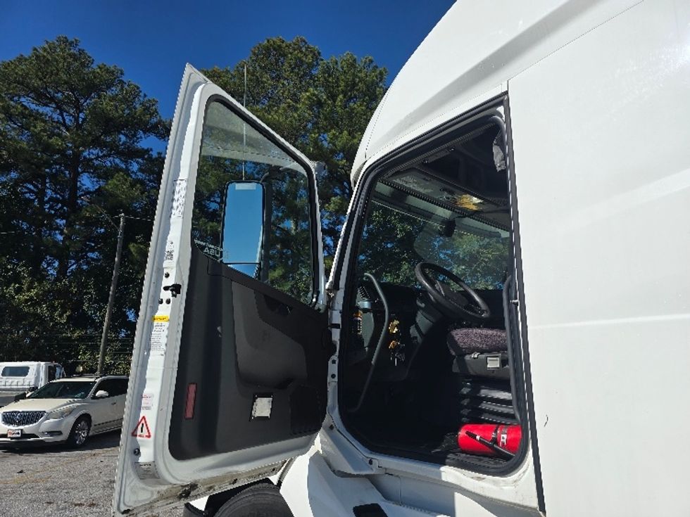 Sleeper Tractor-Heavy Duty Tractors-Volvo-2019-VNL64760-Atlanta (Conyers)-GA-626,327\n\t\tmiles-$ 57,500 - Image 9