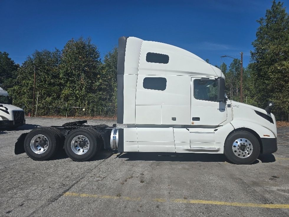 Sleeper Tractor-Heavy Duty Tractors-Volvo-2019-VNL64760-Atlanta (Conyers)-GA-630,002\n\t\tmiles-$ 56,500 - Image 16