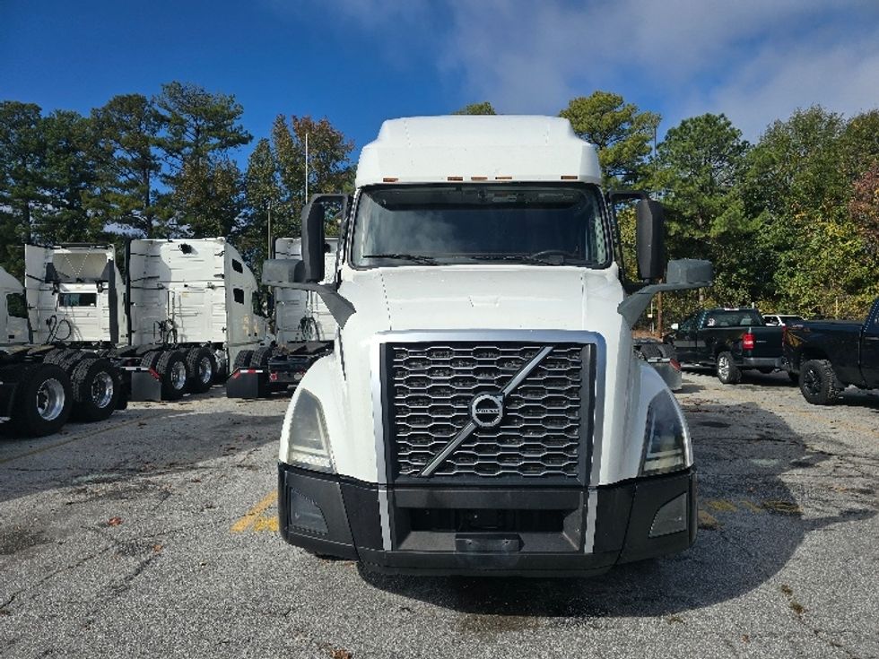 Sleeper Tractor-Heavy Duty Tractors-Volvo-2019-VNL64760-Atlanta (Conyers)-GA-650,044\n\t\tmiles-$ 55,250 - Image 2