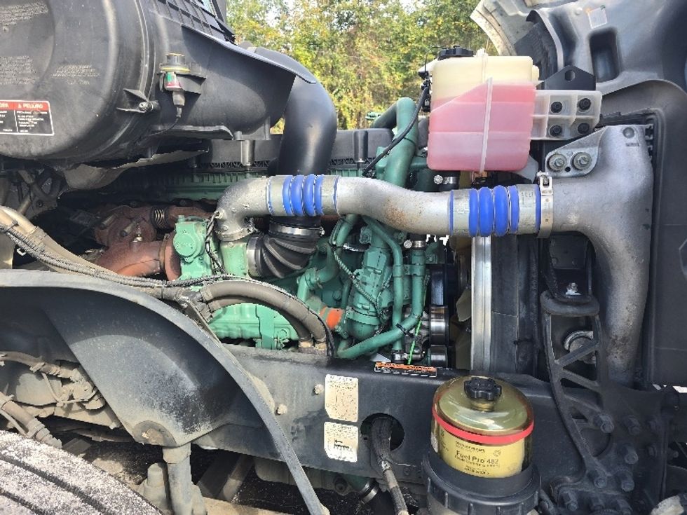 Sleeper Tractor-Heavy Duty Tractors-Volvo-2019-VNL64760-Atlanta (Conyers)-GA-650,044\n\t\tmiles-$ 55,250 - Image 20