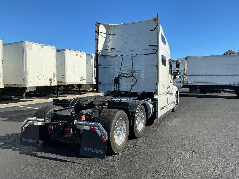 Sleeper Tractor-Heavy Duty Tractors-Volvo-2019-VNL64760-Atlanta (Forest Park)-GA-187,727\n\t\tmiles-$ 78,750 - Image 7