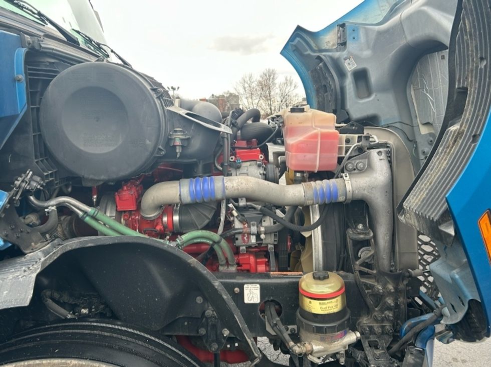 Sleeper Tractor-Heavy Duty Tractors-Volvo-2019-VNL64760-Bethlehem-PA-224,901\n\t\tmiles-$ 69,750 - Image 20
