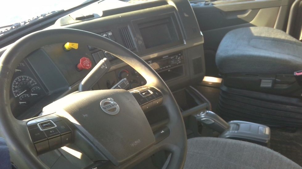 Sleeper Tractor-Heavy Duty Tractors-Volvo-2019-VNL64760-Boaz-AL-514,507\n\t\tmiles-$ 54,250 - Image 10