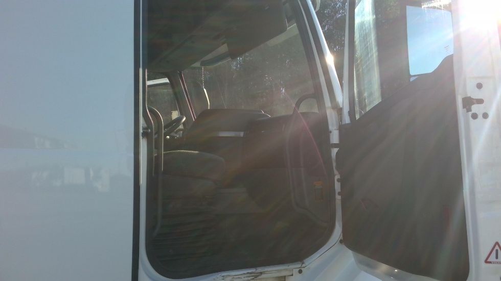 Sleeper Tractor-Heavy Duty Tractors-Volvo-2019-VNL64760-Boaz-AL-514,507\n\t\tmiles-$ 54,250 - Image 13