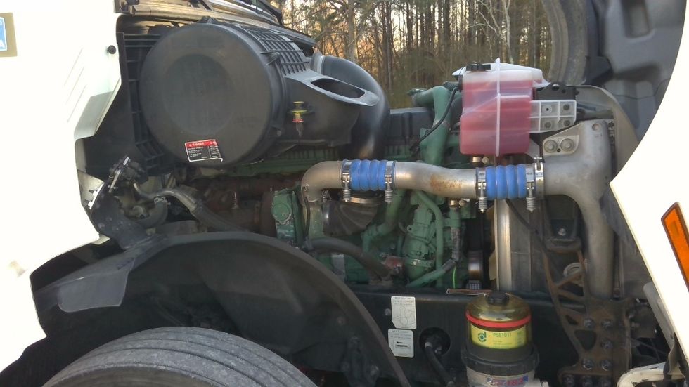 Sleeper Tractor-Heavy Duty Tractors-Volvo-2019-VNL64760-Boaz-AL-514,507\n\t\tmiles-$ 54,250 - Image 20