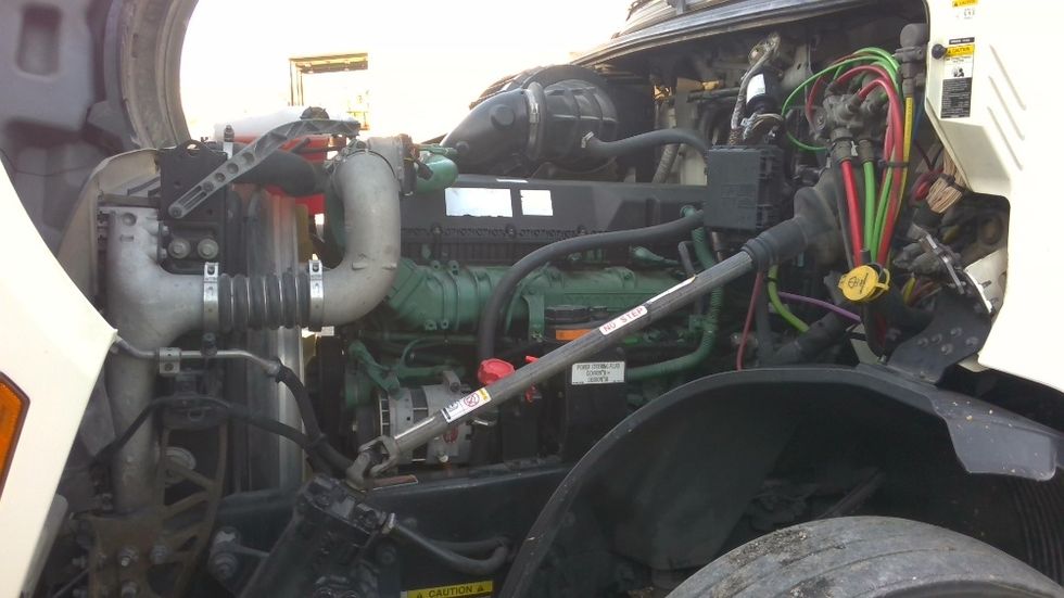 Sleeper Tractor-Heavy Duty Tractors-Volvo-2019-VNL64760-Boaz-AL-514,507\n\t\tmiles-$ 54,250 - Image 21