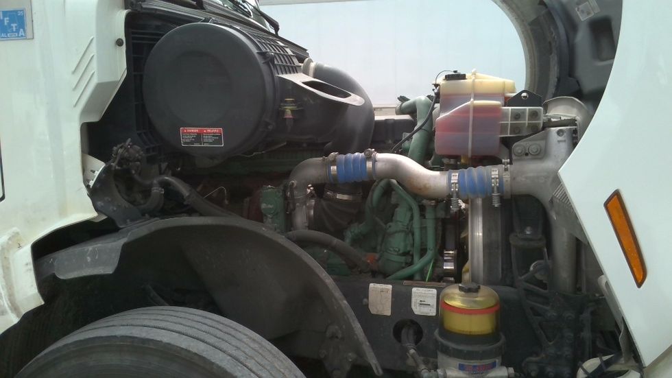 Sleeper Tractor-Heavy Duty Tractors-Volvo-2019-VNL64760-Boaz-AL-621,231\n\t\tmiles-$ 48,000 - Image 19