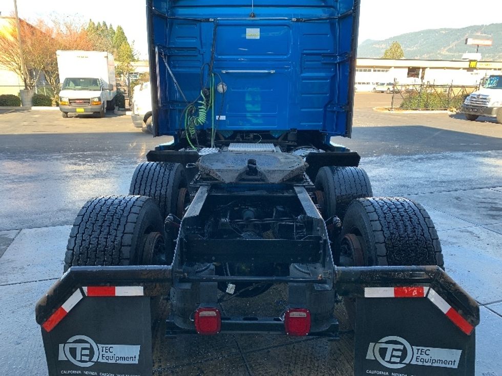 Sleeper Tractor-Heavy Duty Tractors-Volvo-2019-VNL64760-Coburg-OR-574,268\n\t\tmiles-$ 63,000 - Image 6