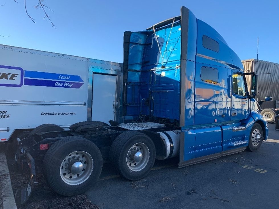 Sleeper Tractor-Heavy Duty Tractors-Volvo-2019-VNL64760-Coburg-OR-608,835\n\t\tmiles-$ 61,250 - Image 7