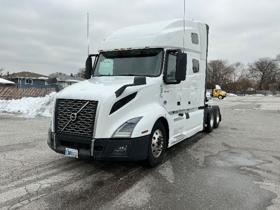 Sleeper Tractor-Heavy Duty Tractors-Volvo-2019-VNL64760-East Chicago-IN-508,152\n\t\tmiles-$ 58,250 - Image 1