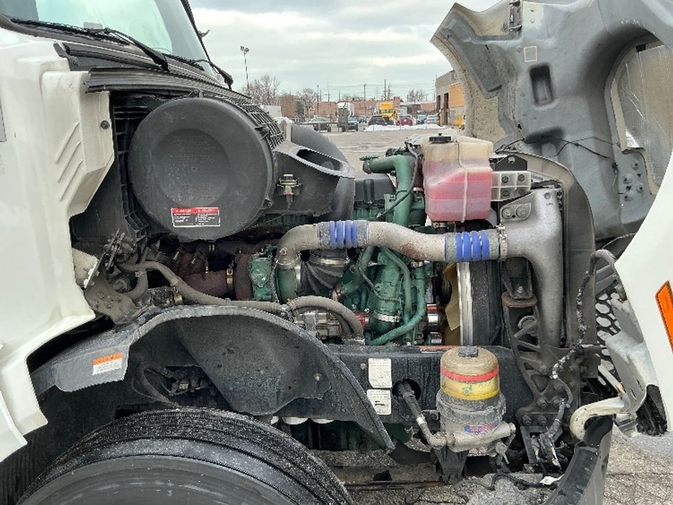 Sleeper Tractor-Heavy Duty Tractors-Volvo-2019-VNL64760-East Chicago-IN-508,152\n\t\tmiles-$ 58,250 - Image 20