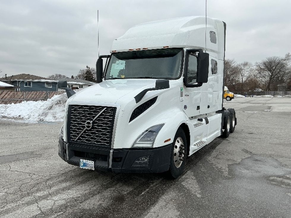 Sleeper Tractor-Heavy Duty Tractors-Volvo-2019-VNL64760-East Chicago-IN-508,152\n\t\tmiles-$ 58,250 - Image 3