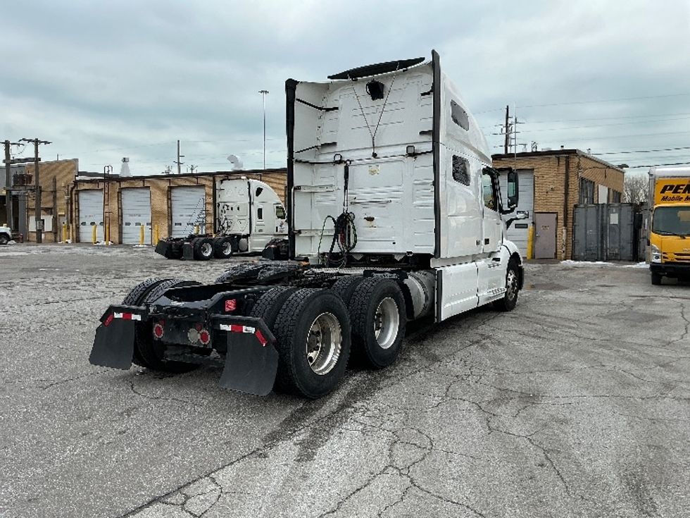 Sleeper Tractor-Heavy Duty Tractors-Volvo-2019-VNL64760-East Chicago-IN-508,152\n\t\tmiles-$ 58,250 - Image 7