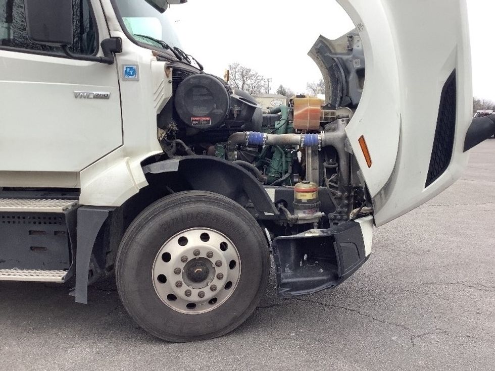 Sleeper Tractor-Heavy Duty Tractors-Volvo-2019-VNL64760-Elizabethtown-KY-529,229\n\t\tmiles-$ 54,750 - Image 20