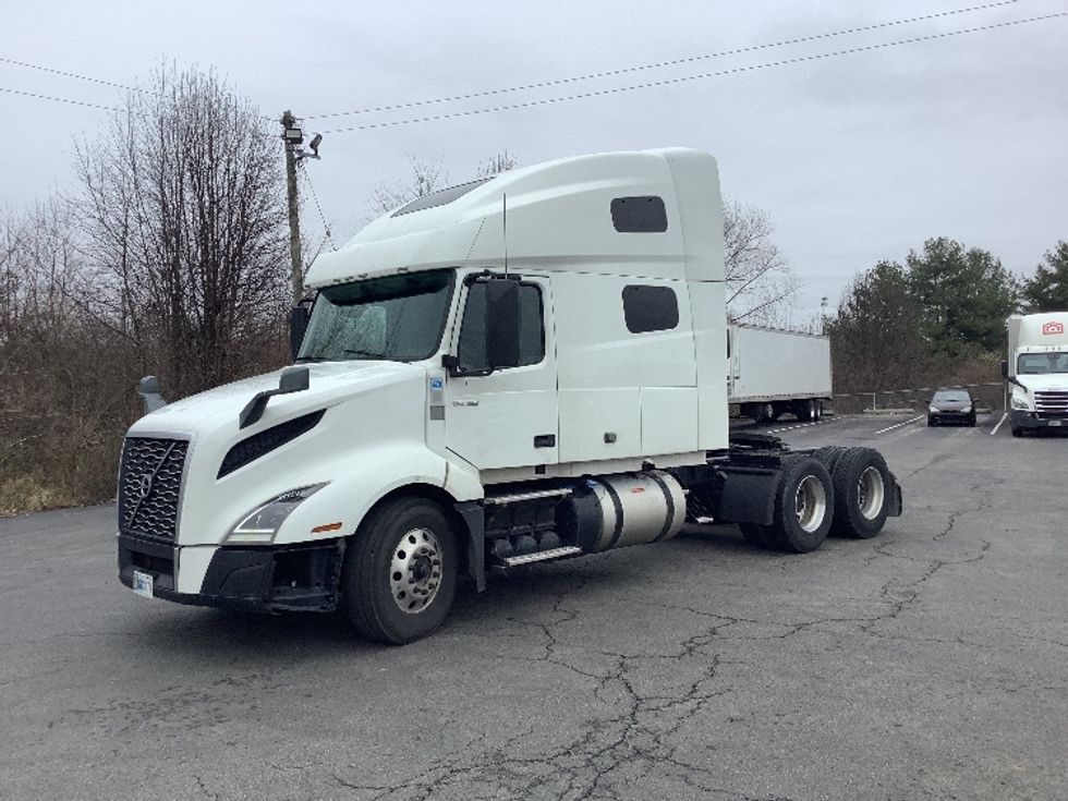 Sleeper Tractor-Heavy Duty Tractors-Volvo-2019-VNL64760-Elizabethtown-KY-529,229\n\t\tmiles-$ 54,750 - Image 3